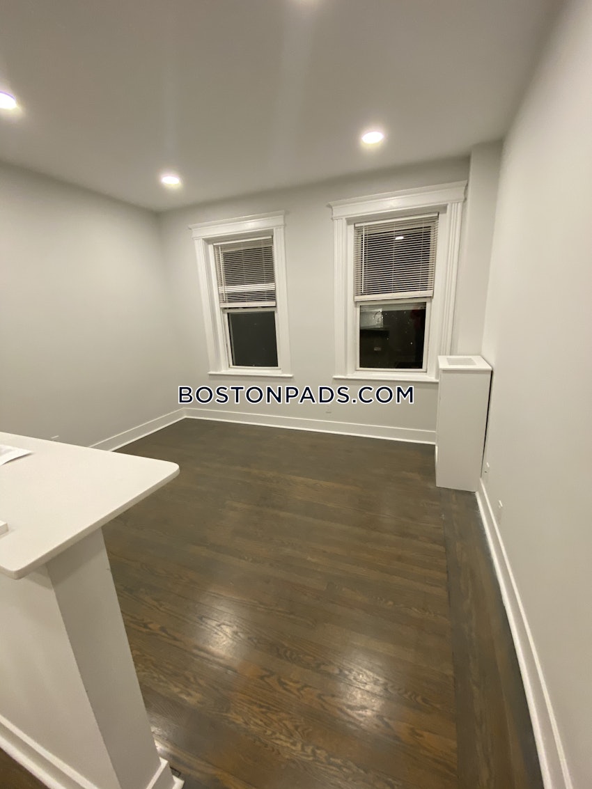 BOSTON - FENWAY/KENMORE - 1 Bed, 1 Bath - Image 10