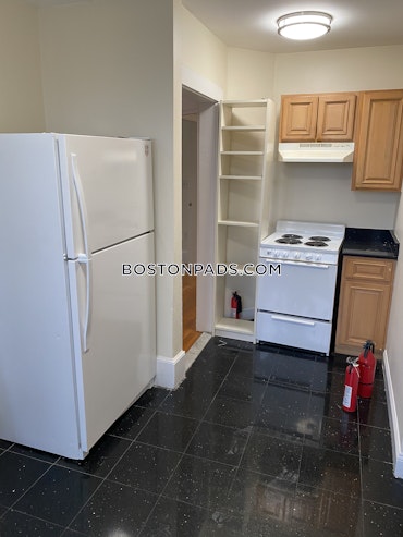 Boston - 5 Beds, 2 Baths