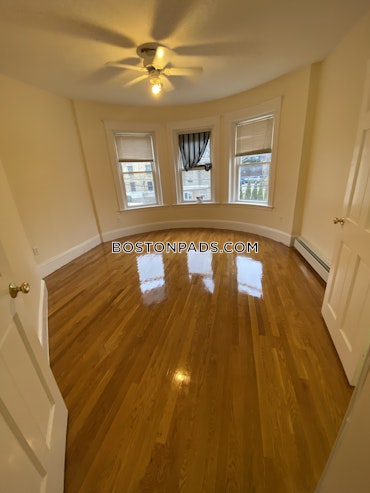 Boston - 5 Beds, 2 Baths