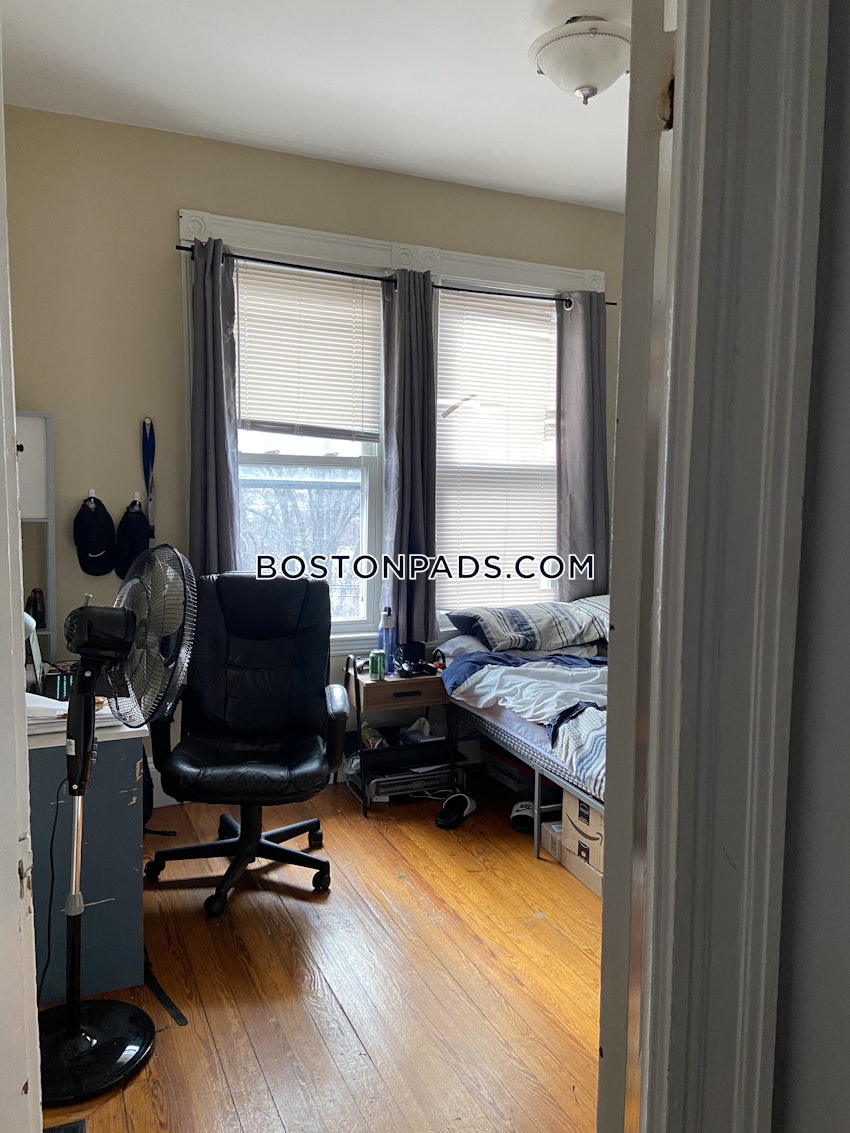 BOSTON - MISSION HILL - 4 Beds, 1 Bath - Image 13