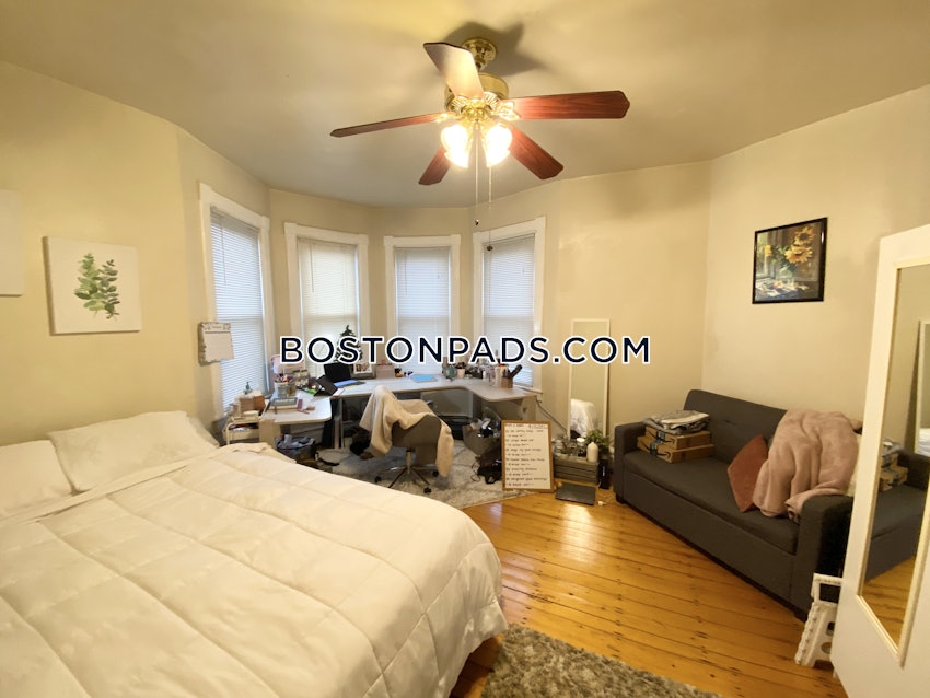 BOSTON - MISSION HILL - 3 Beds, 1 Bath - Image 18