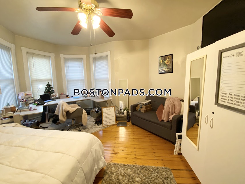 BOSTON - MISSION HILL - 3 Beds, 1 Bath - Image 13