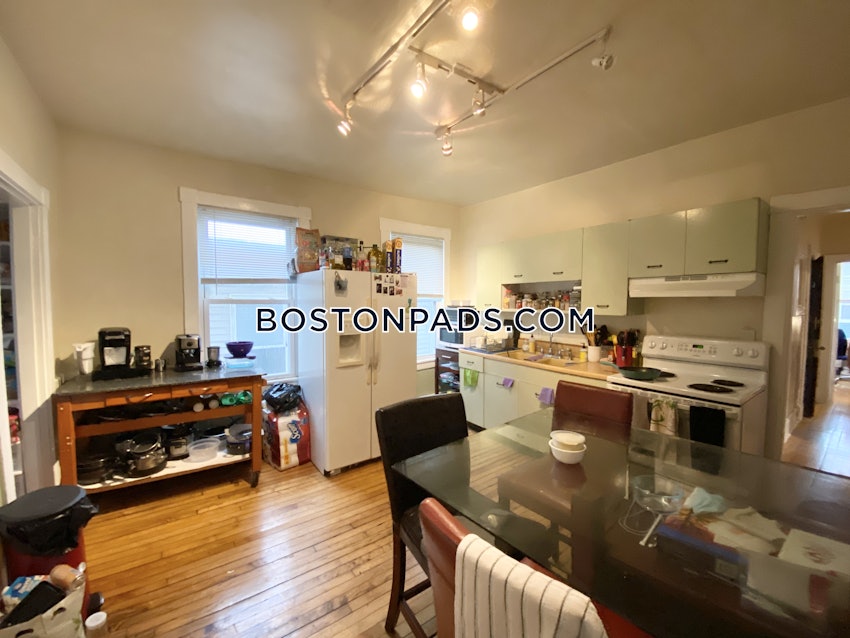 BOSTON - MISSION HILL - 3 Beds, 1 Bath - Image 10