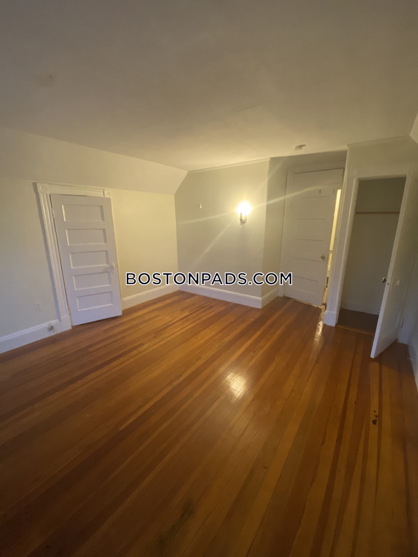 MALDEN - 4 Beds, 2 Baths - Image 1