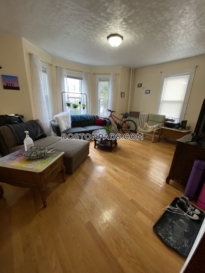 Boston - $4,600+ /mo