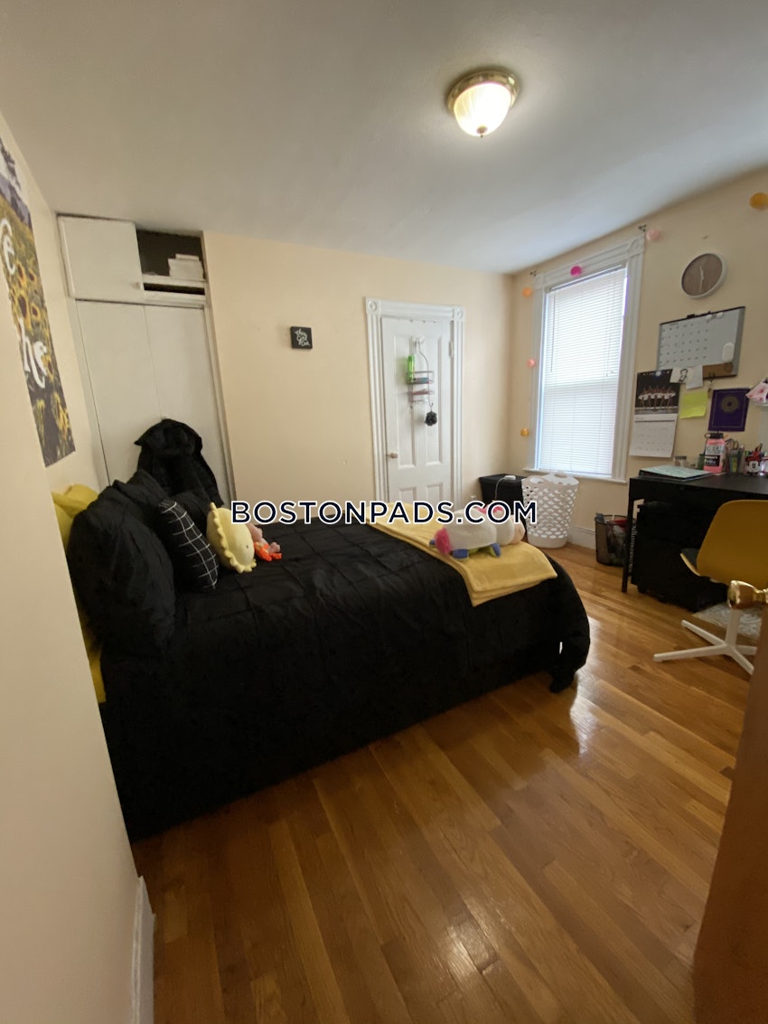 BOSTON - MISSION HILL - 3 Beds, 1 Bath - Image 1