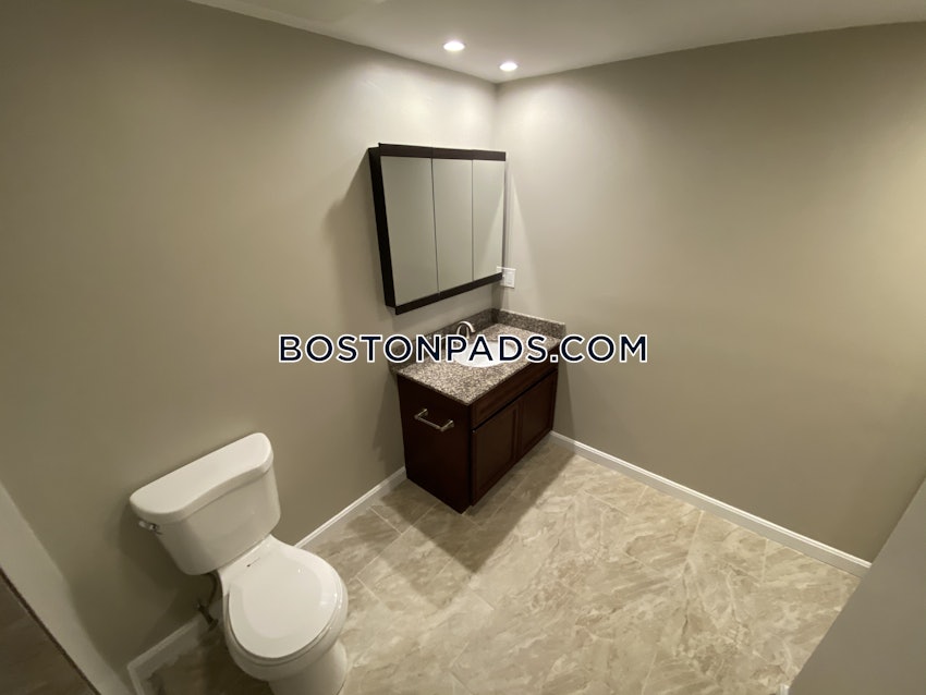 NEEDHAM - 2 Beds, 2 Baths - Image 9