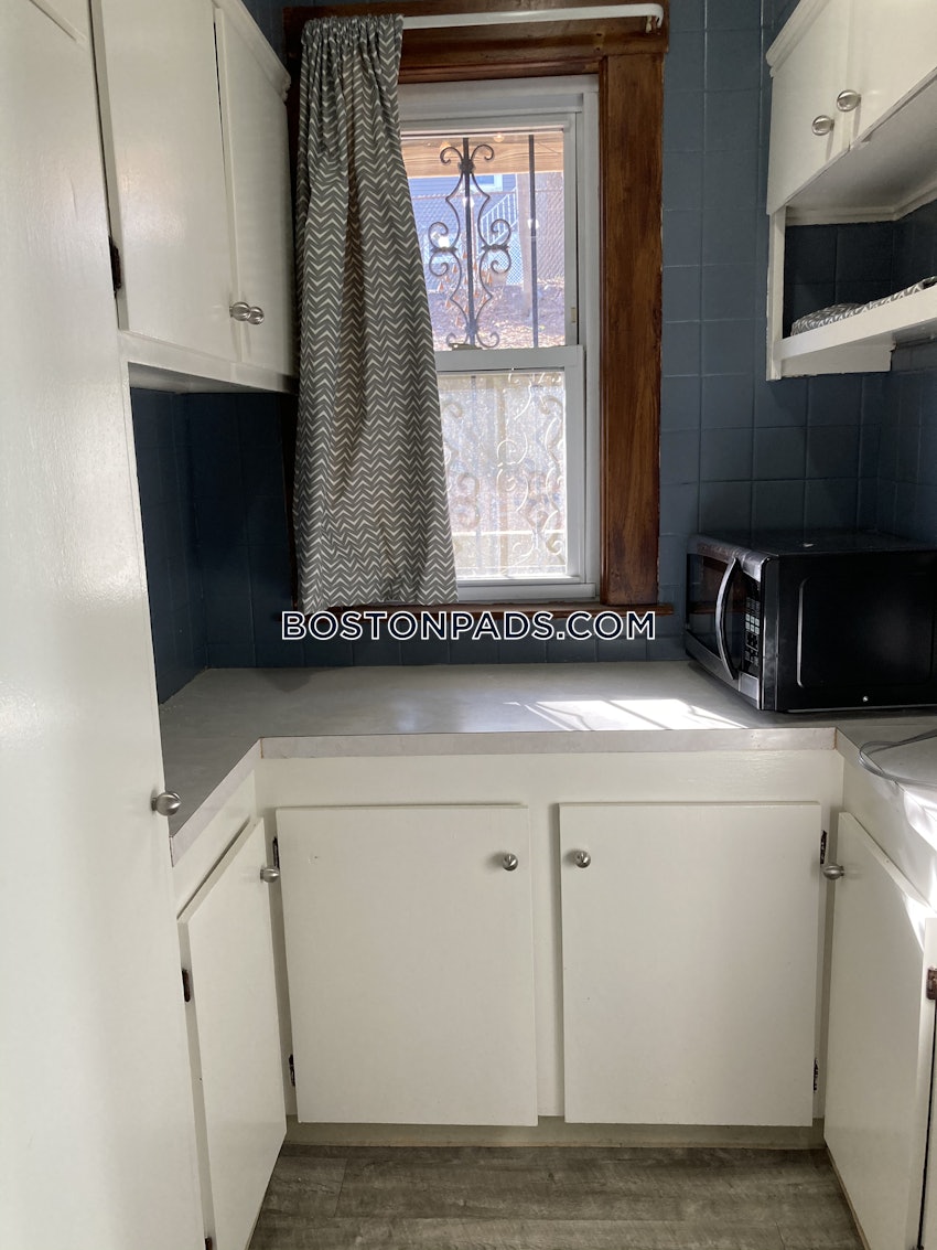 BOSTON - ROSLINDALE - 3 Beds, 1 Bath - Image 14