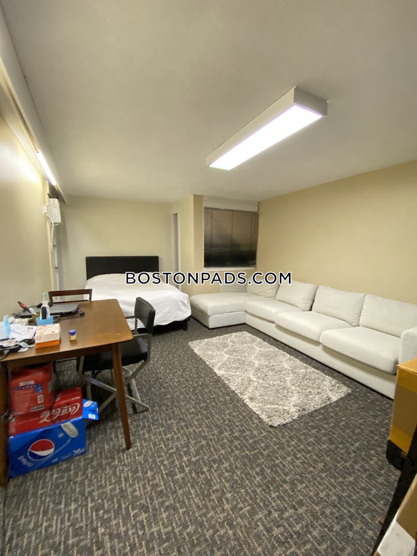 CAMBRIDGE - HARVARD SQUARE - 4 Beds, 1 Bath - Image 34