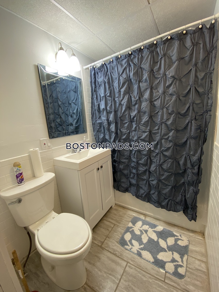 CAMBRIDGE - HARVARD SQUARE - 4 Beds, 1 Bath - Image 31