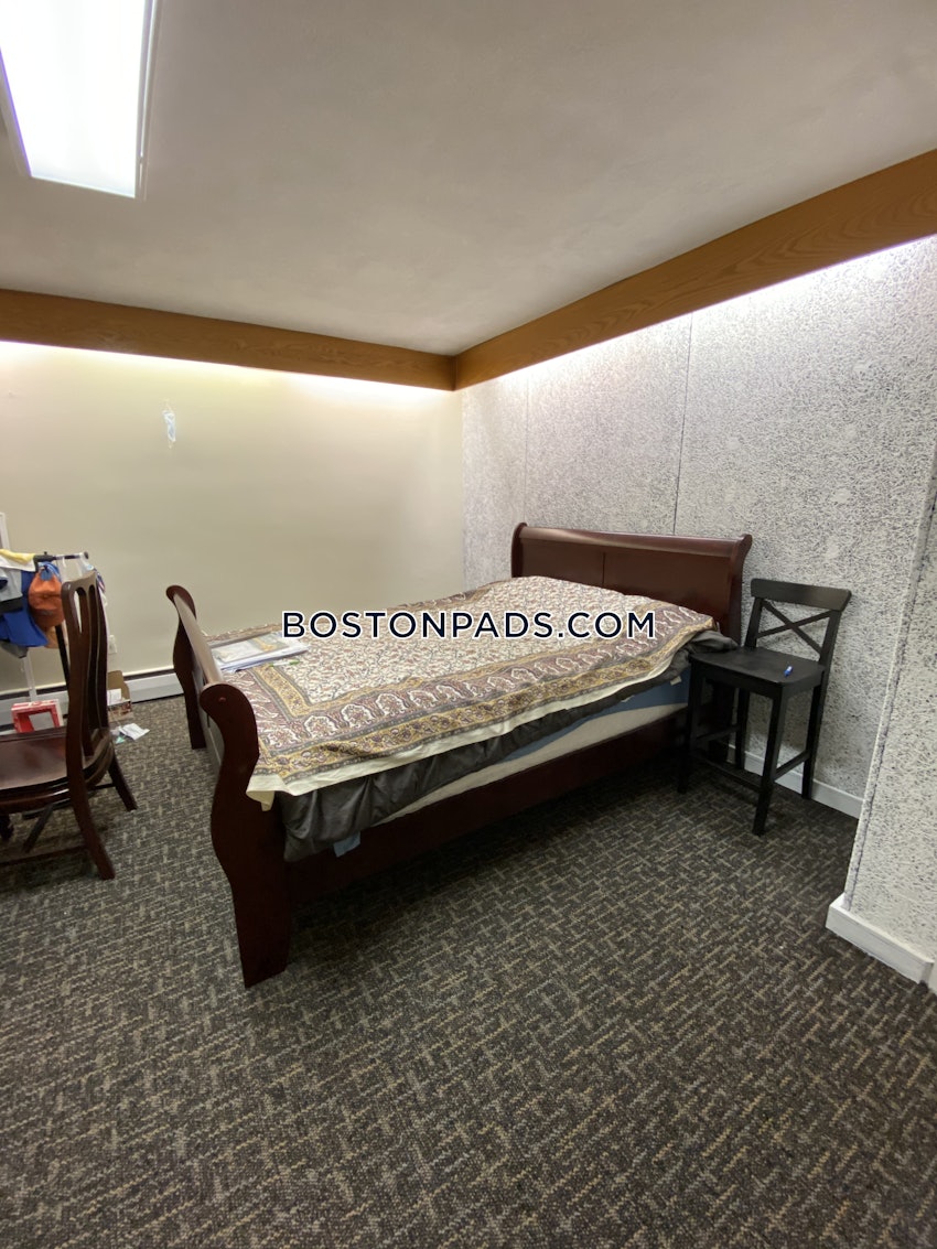 CAMBRIDGE - HARVARD SQUARE - 4 Beds, 1 Bath - Image 28