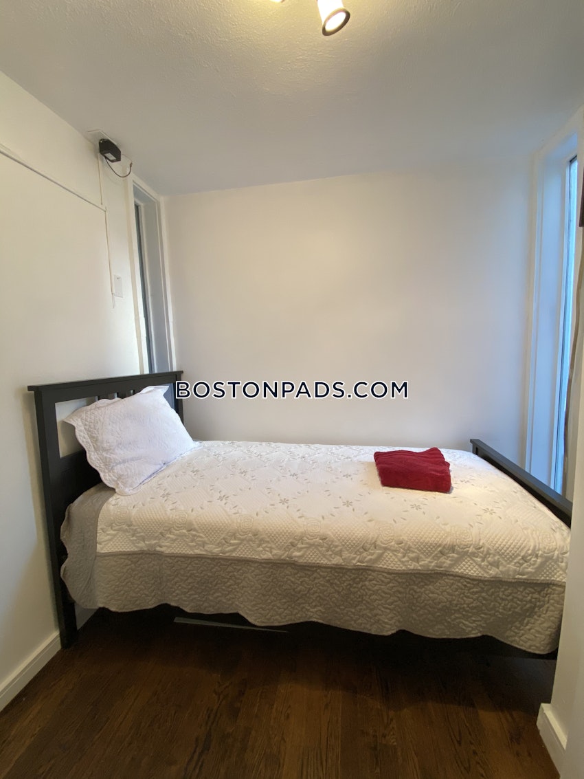 CAMBRIDGE - HARVARD SQUARE - 4 Beds, 1 Bath - Image 39