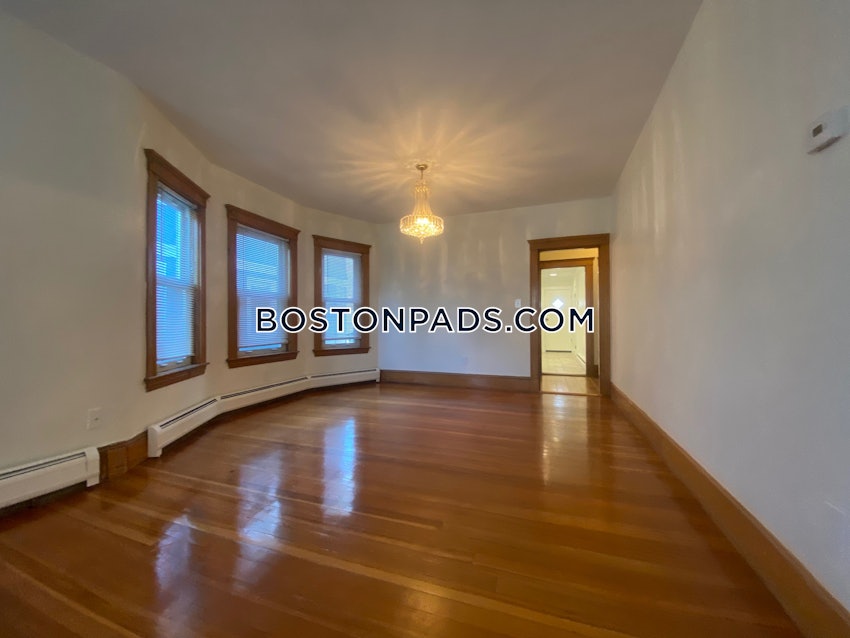 MEDFORD - TUFTS - 3 Beds, 2 Baths - Image 5