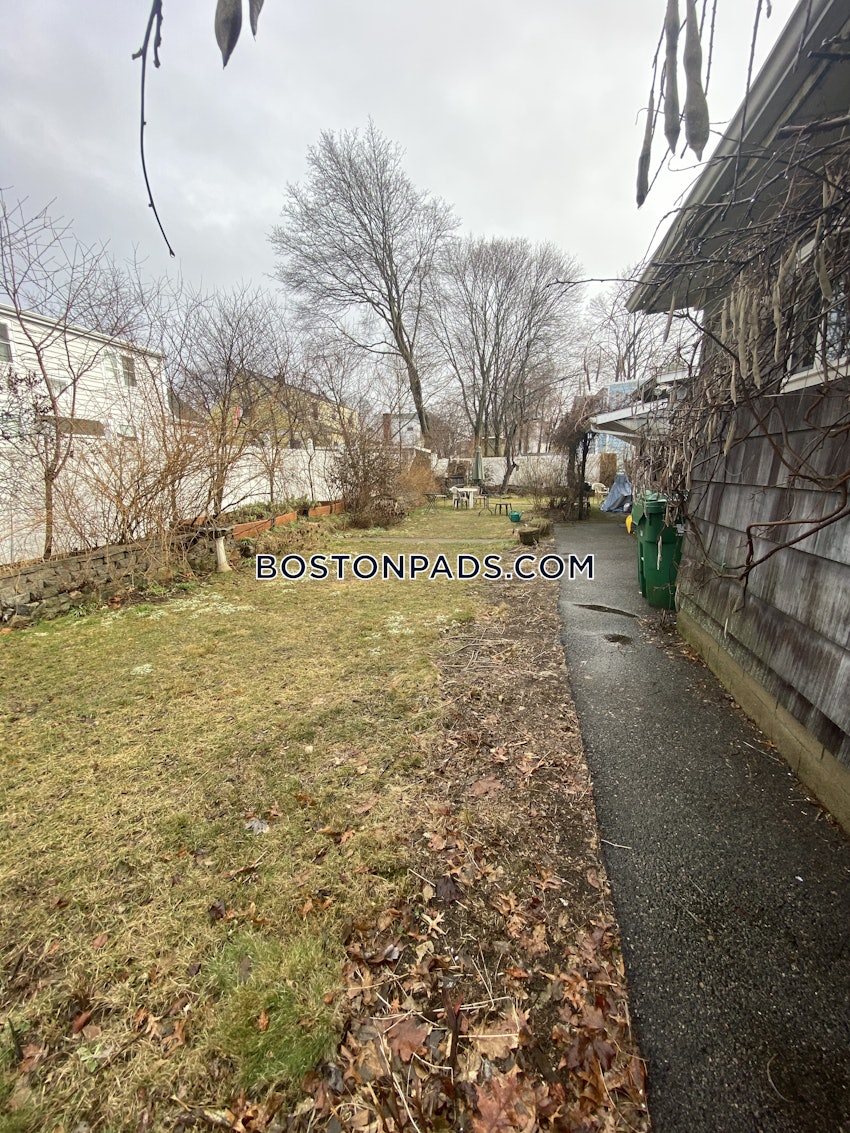 MEDFORD - TUFTS - 1 Bed, 1 Bath - Image 12