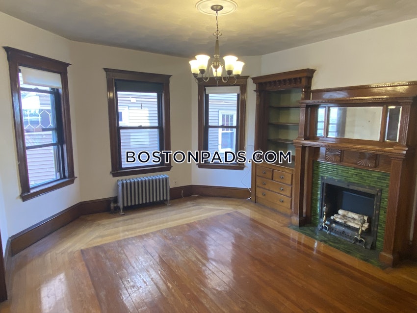 SOMERVILLE - TUFTS - 4 Beds, 2 Baths - Image 3