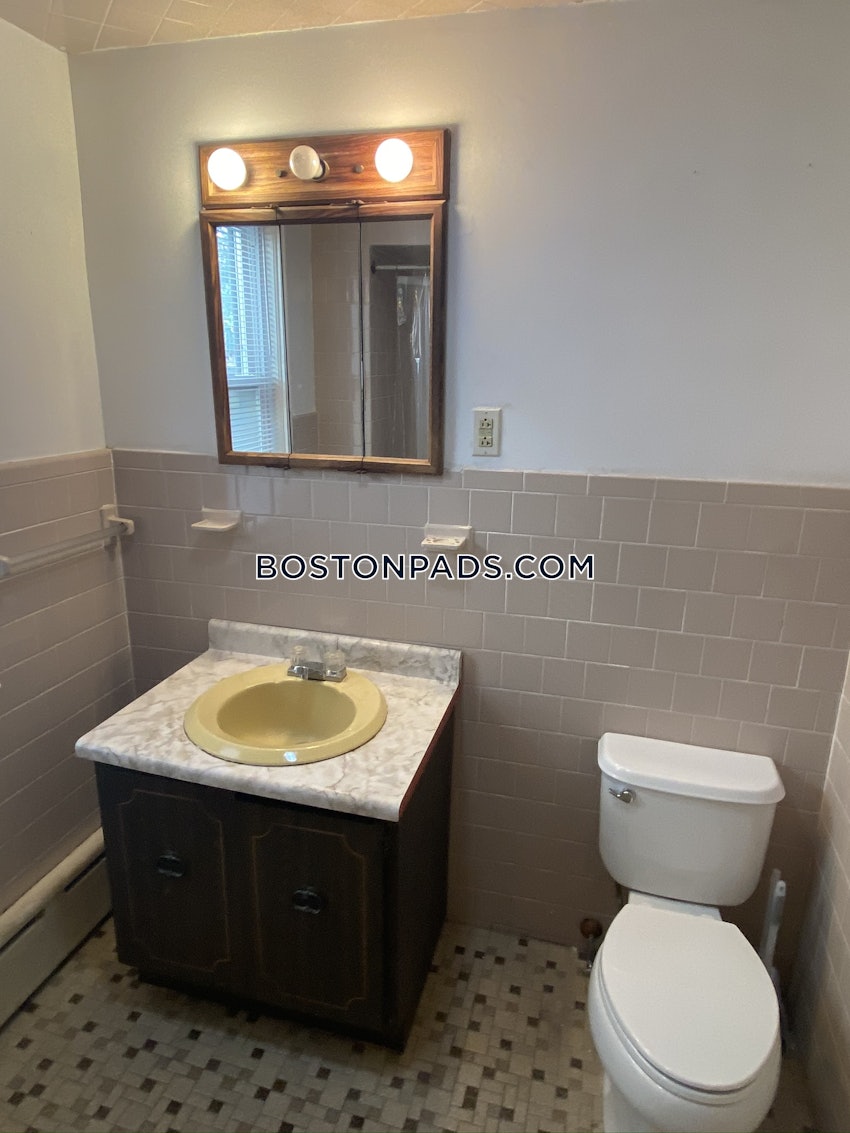 SOMERVILLE - TUFTS - 4 Beds, 2 Baths - Image 10