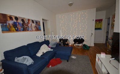 Brookline 4 Beds 1 Bath  Boston University - $6,150 No Fee