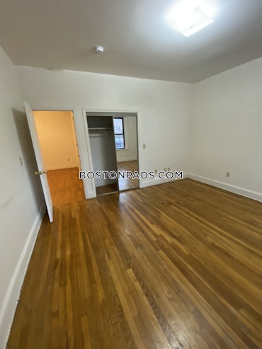 Boston - 4 Beds, 2 Baths