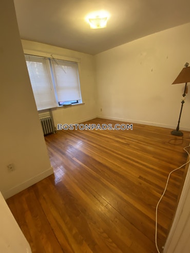 Boston - 4 Beds, 2 Baths