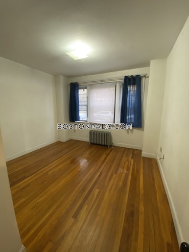 Boston - 4 Beds, 2 Baths