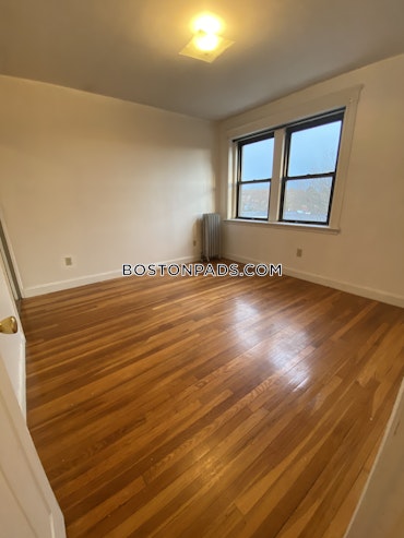 Boston - 4 Beds, 2 Baths