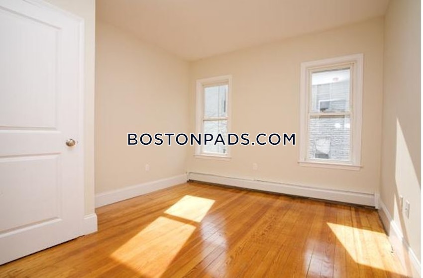 BOSTON - MISSION HILL - 4 Beds, 2 Baths - Image 2