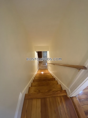 Boston - 4 Beds, 2 Baths