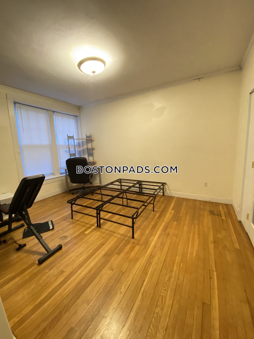 BROOKLINE- BOSTON UNIVERSITY - 6 Beds, 3 Baths - Image 6