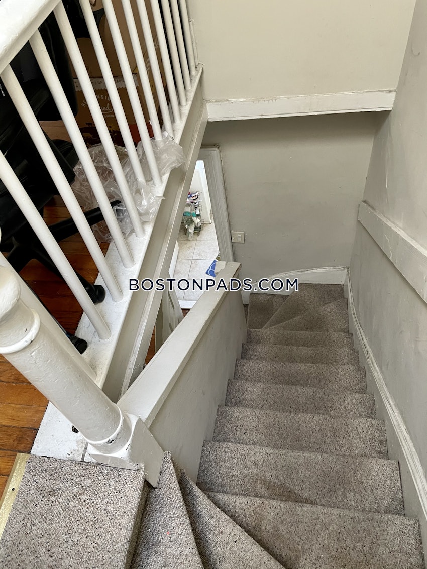 BOSTON - FORT HILL - 3 Beds, 2 Baths - Image 11