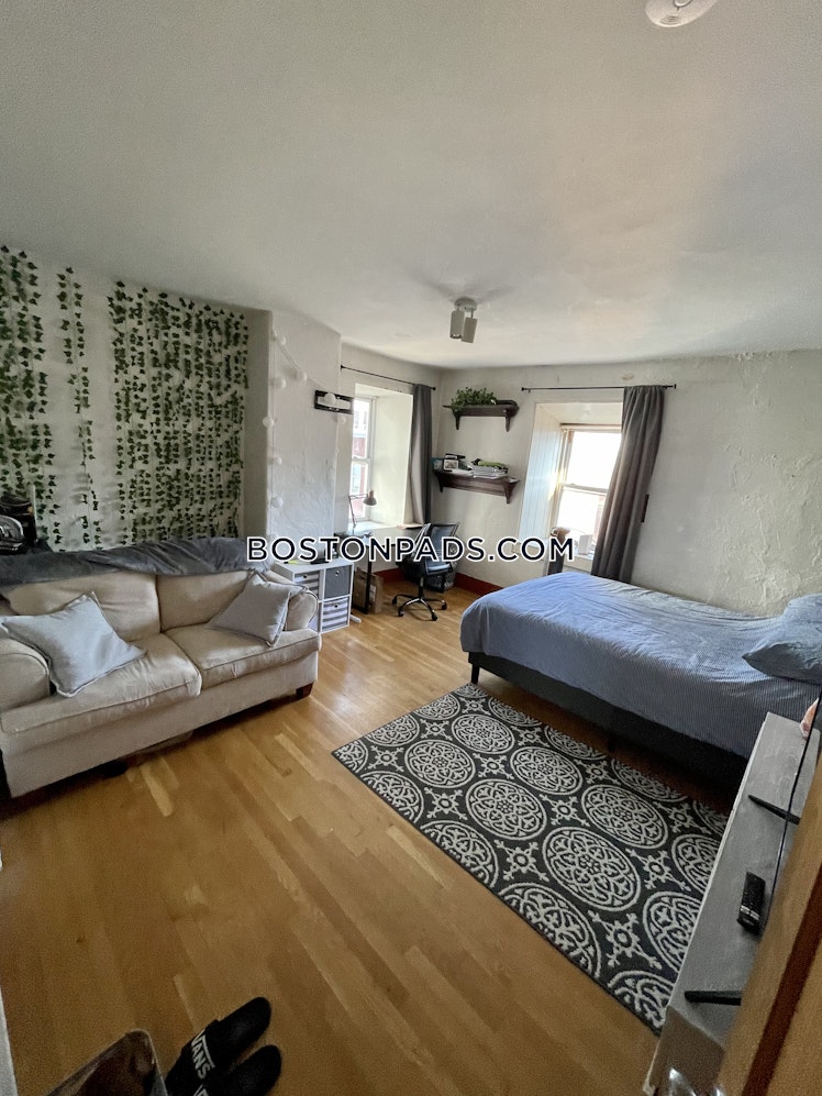 sewall St., Roxbury Crossing