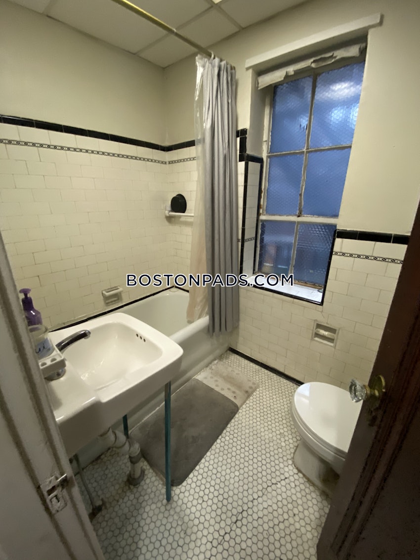 MEDFORD - MEDFORD SQUARE - Studio , 1 Bath - Image 11