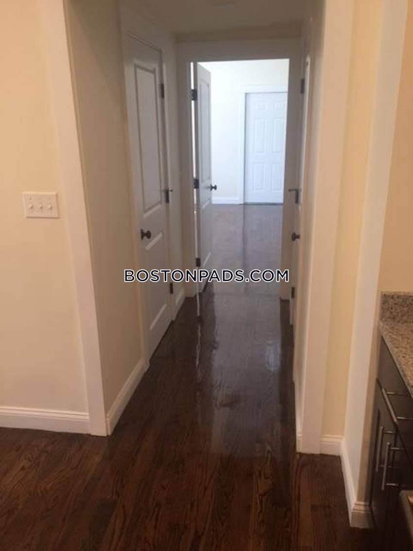 BOSTON - FORT HILL - 3 Beds, 1 Bath - Image 2