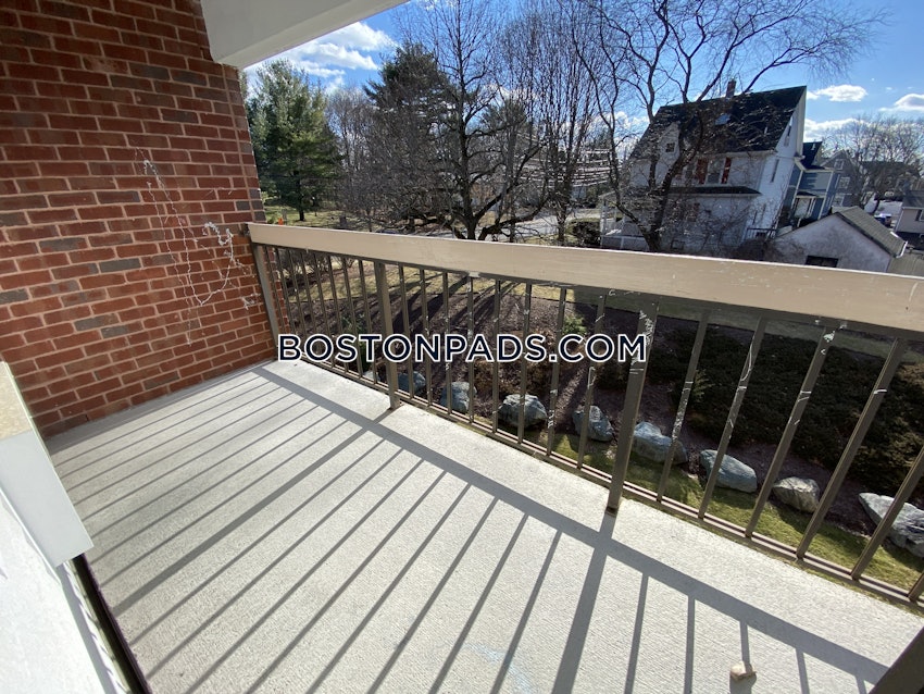 NEEDHAM - 2 Beds, 1 Bath - Image 15