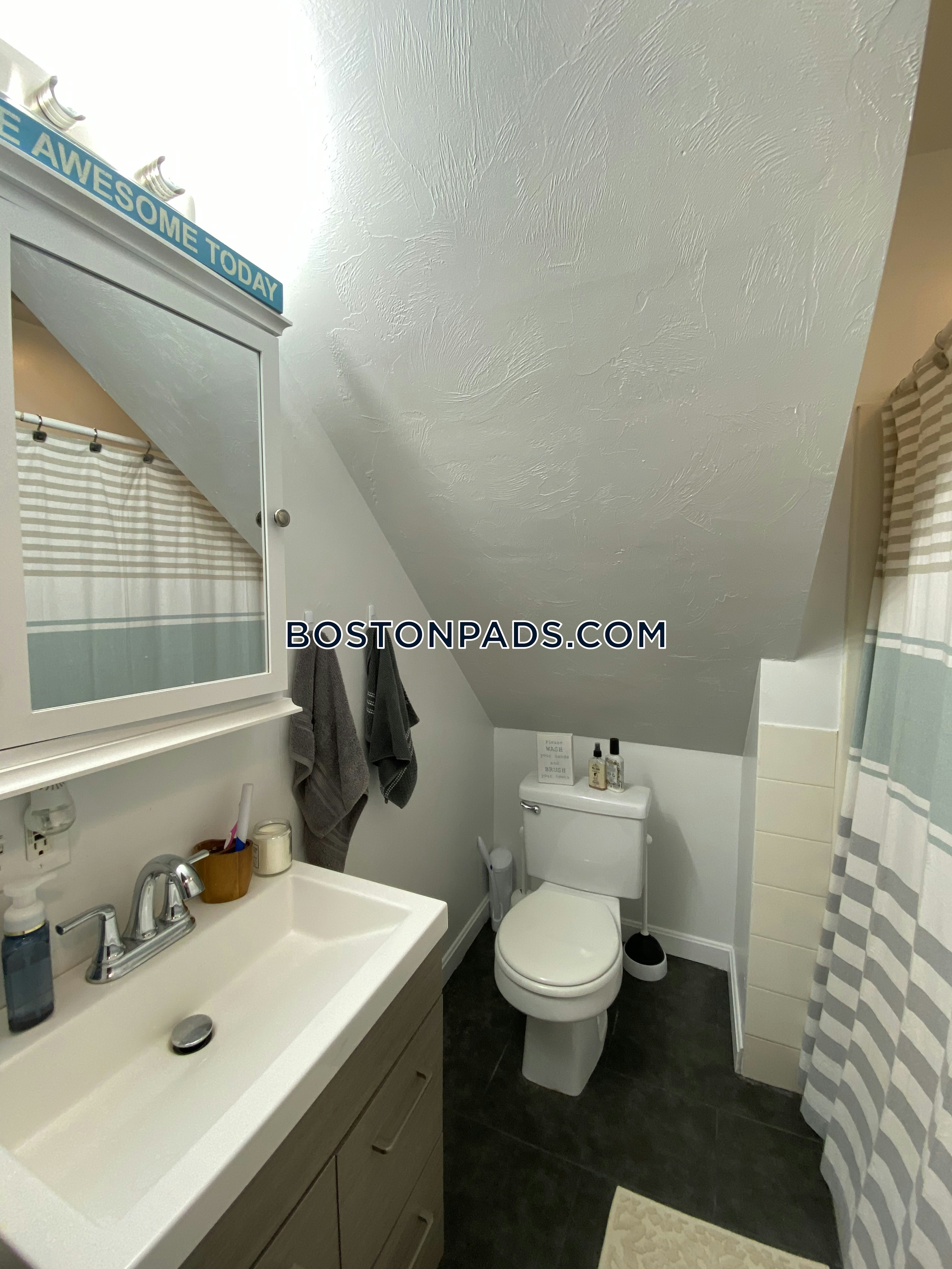 Boston - 5 Beds, 3 Baths