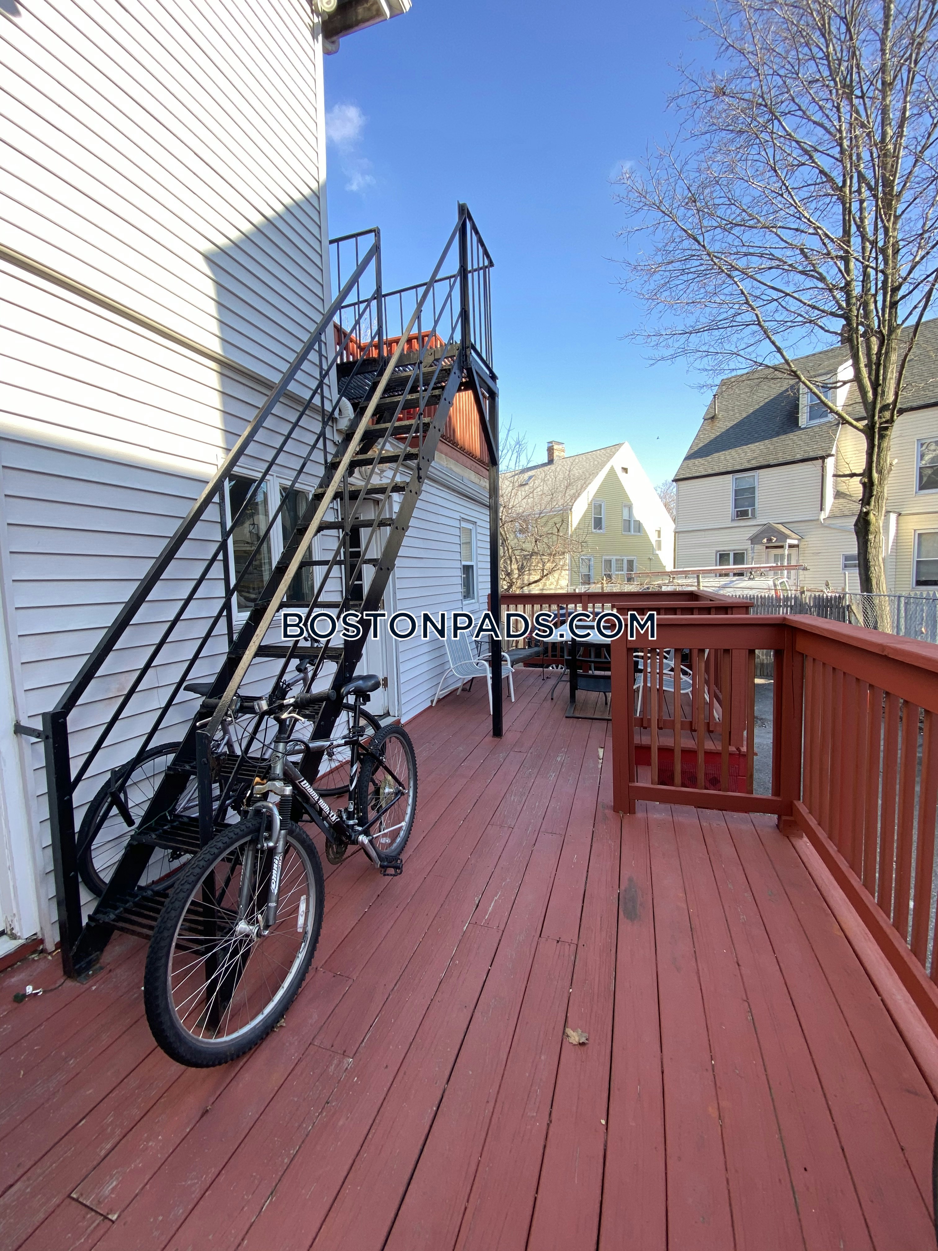 Boston - 5 Beds, 3 Baths