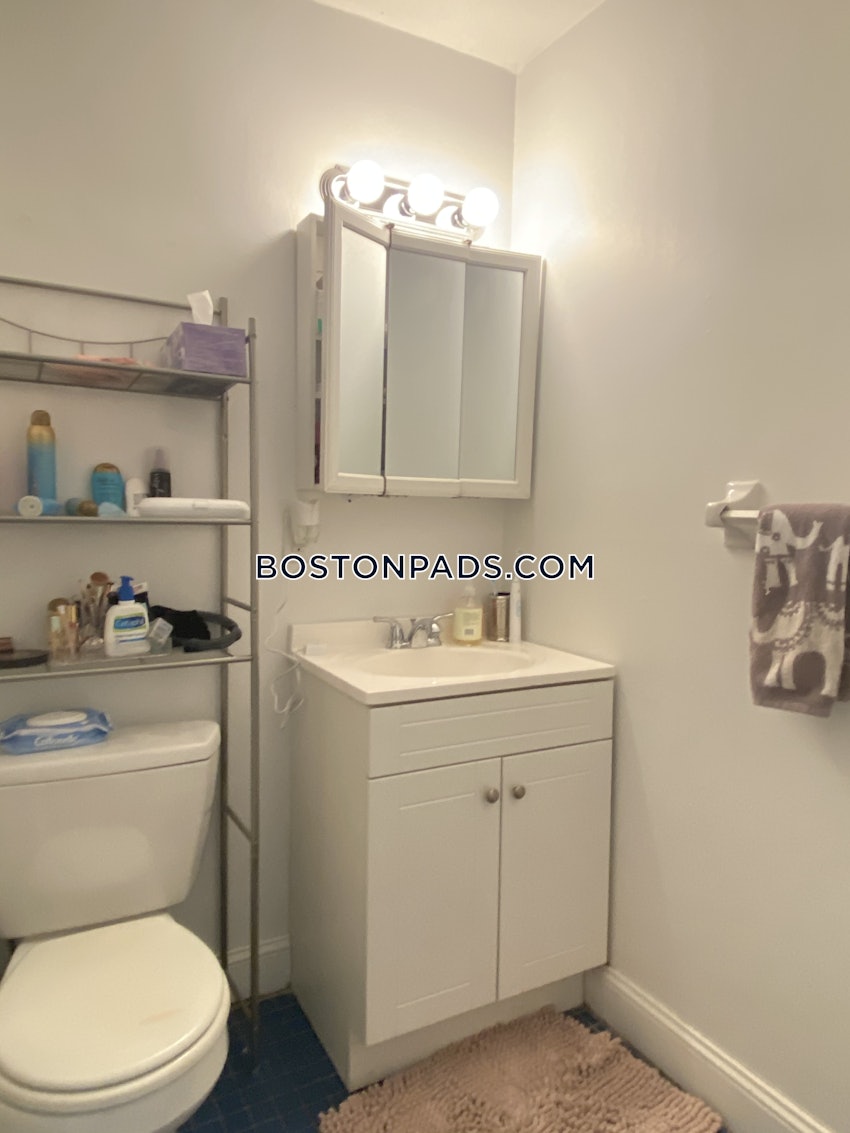 BOSTON - BAY VILLAGE - 3 Beds, 1.5 Baths - Image 10