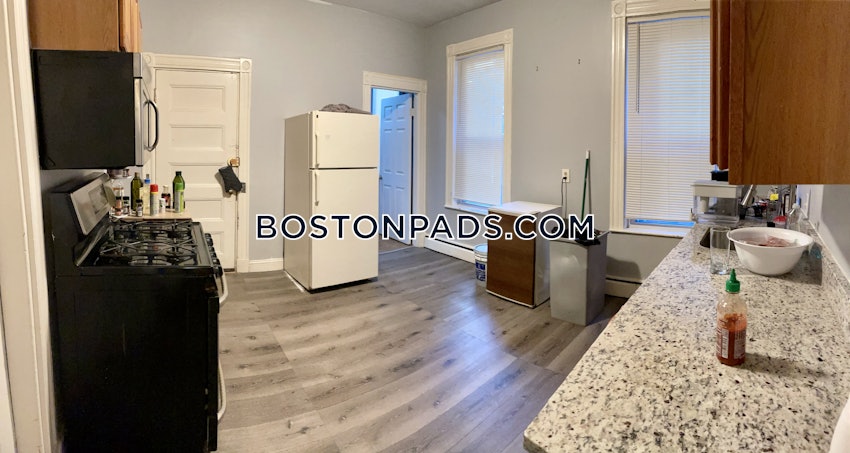 BOSTON - MISSION HILL - 4 Beds, 2 Baths - Image 24