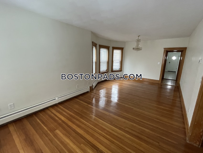 MEDFORD - TUFTS - 3 Beds, 2 Baths - Image 19