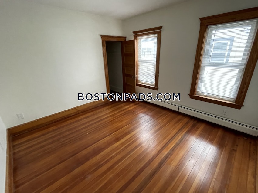 MEDFORD - TUFTS - 3 Beds, 2 Baths - Image 13