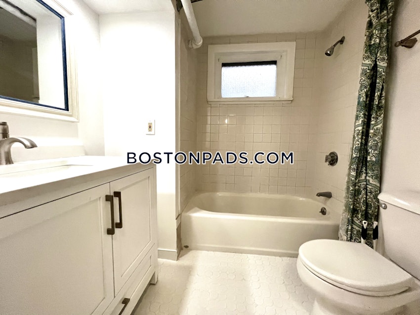 BROOKLINE- COOLIDGE CORNER - 3 Beds, 1 Bath - Image 8