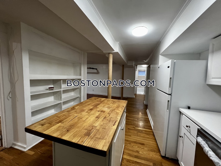 BROOKLINE- COOLIDGE CORNER - 3 Beds, 1 Bath - Image 1