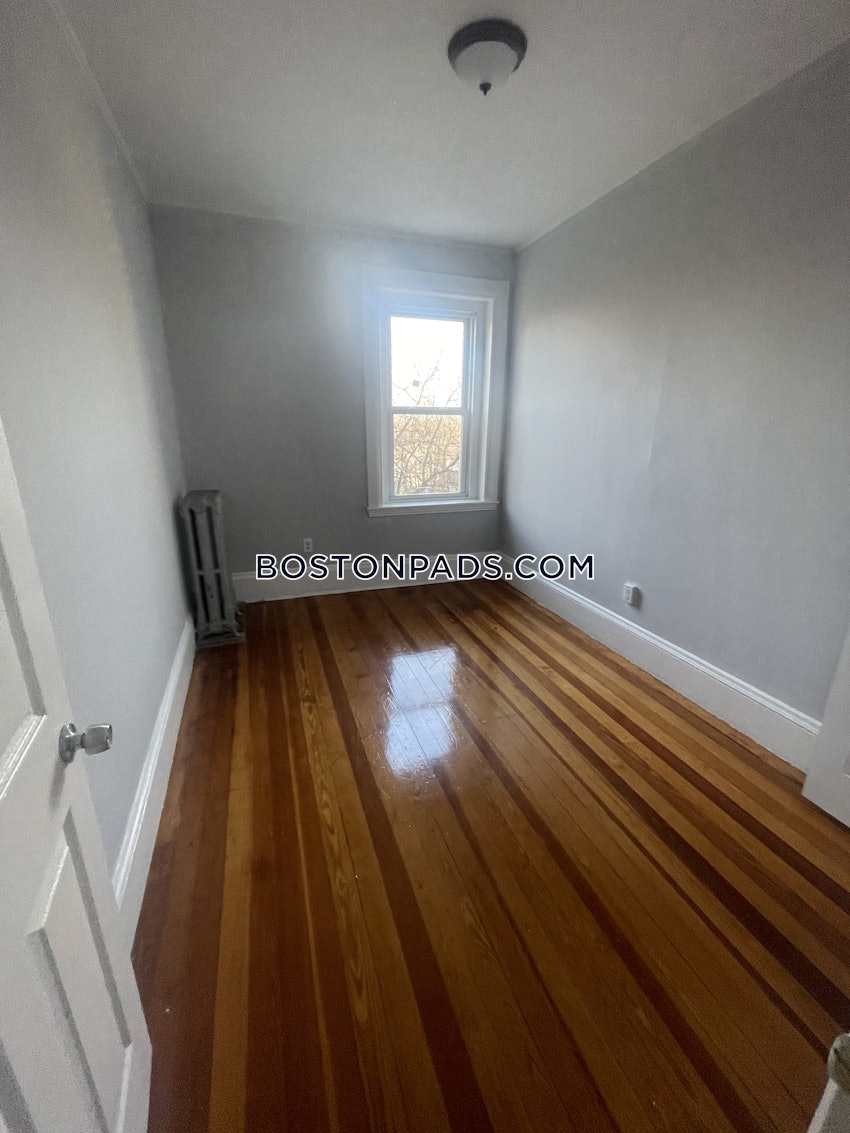 BOSTON - ROXBURY - 4 Beds, 1 Bath - Image 12