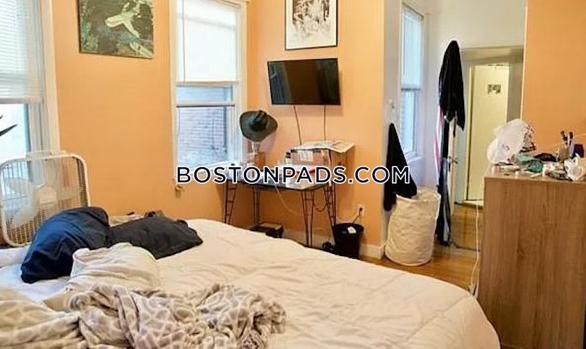 BOSTON - BAY VILLAGE - 2 Beds, 1 Bath - Image 4