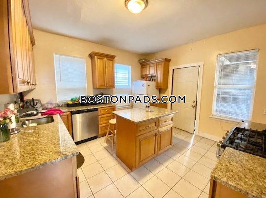 BOSTON - MISSION HILL - 3 Beds, 2 Baths - Image 1