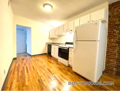 Mission Hill 3 Beds 1 Bath Boston - $4,200