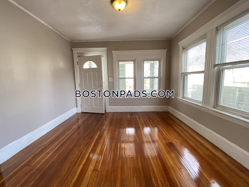 QUINCY - NORTH QUINCY - 2 Beds, 1 Bath - Image 4