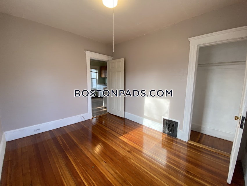 QUINCY - NORTH QUINCY - 2 Beds, 1 Bath - Image 10