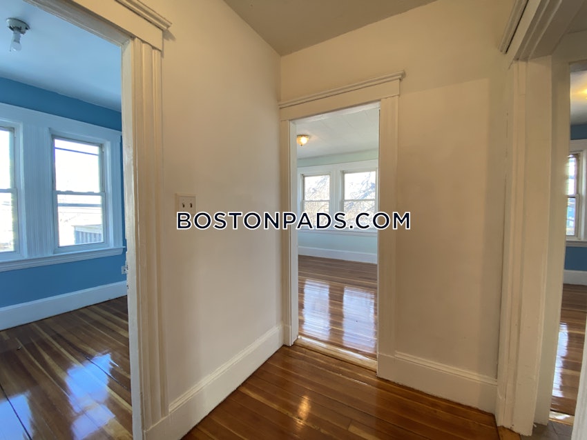 QUINCY - NORTH QUINCY - 3 Beds, 1 Bath - Image 3