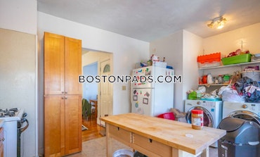 Boston - 4 Beds, 2 Baths