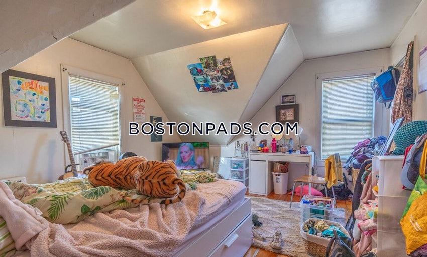 BOSTON - ALLSTON - 4 Beds, 2 Baths - Image 12
